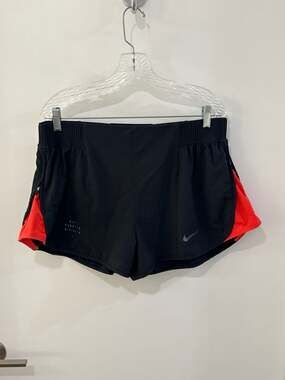 Nike Women's Run Division Tempo Luxe Running Shorts Black/Bright Crimson Size XL